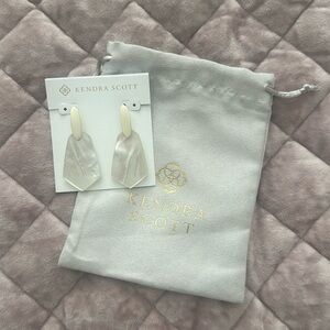 Kendra Scott Camila Earrings
